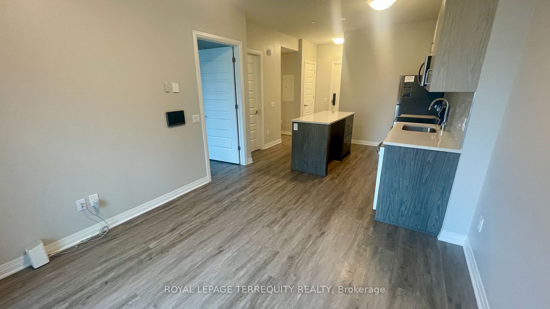 95 Dundas St W, #125