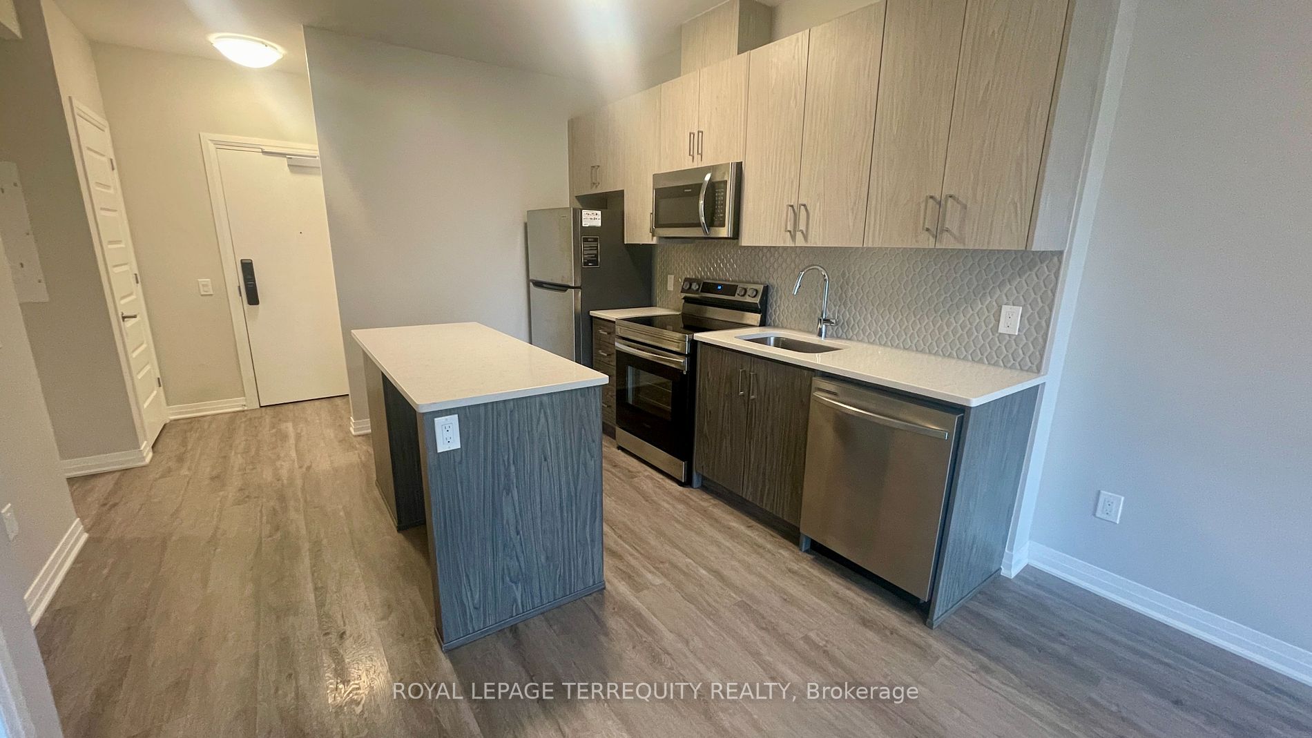 95 Dundas St W, #125