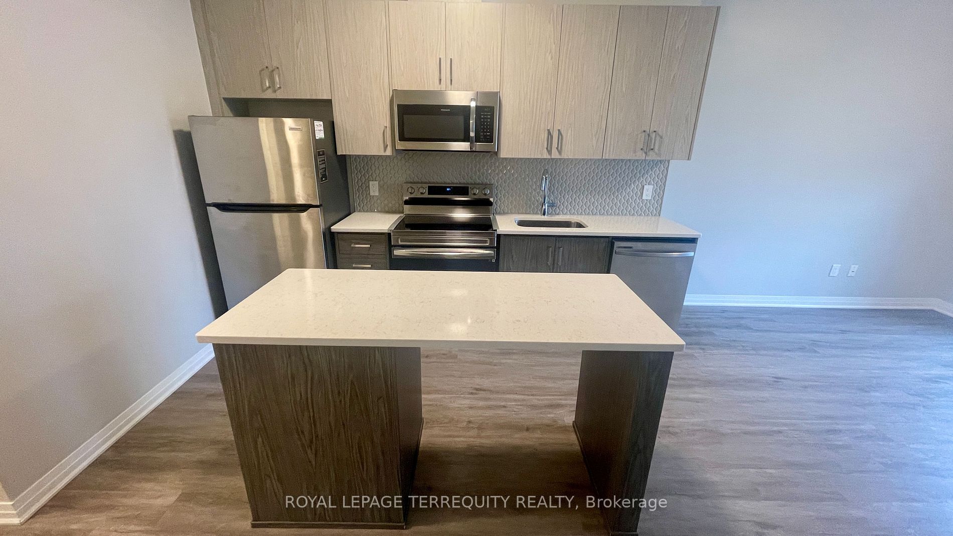 95 Dundas St W, #125