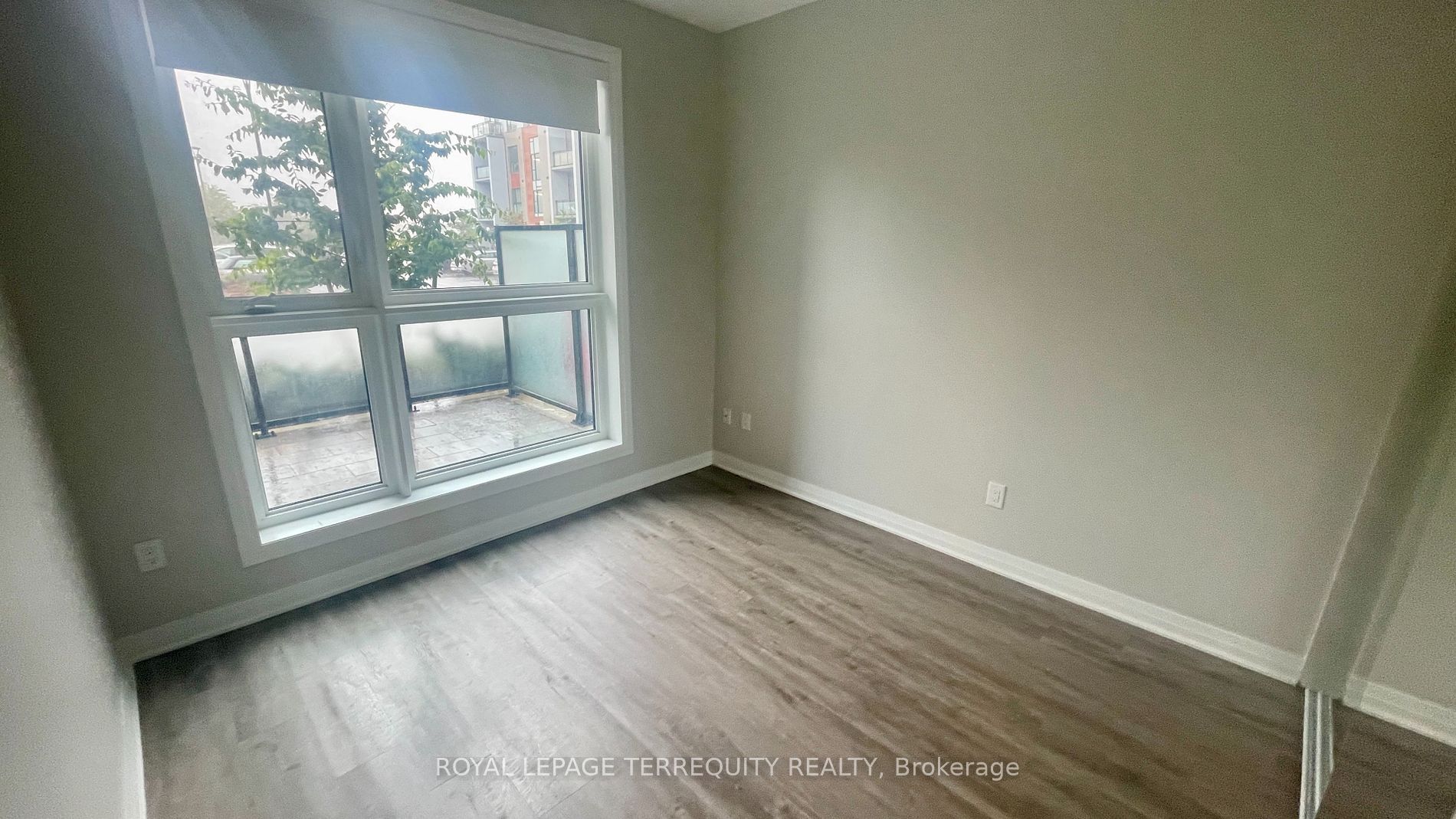 95 Dundas St W, #125