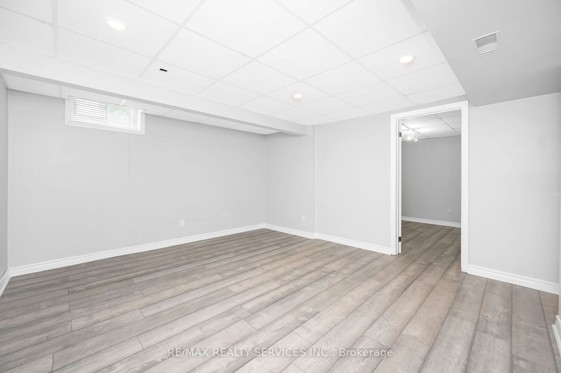 738 Briar Cres