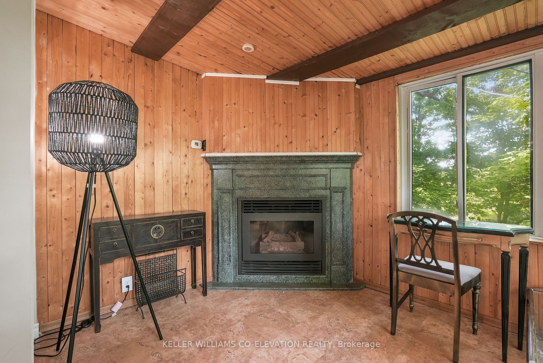 1136 Bronte Rd