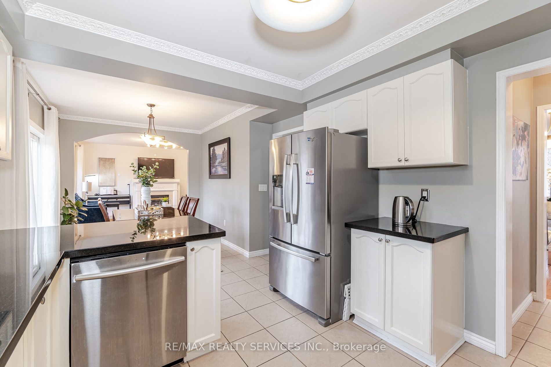 6 Courtsfield Cres