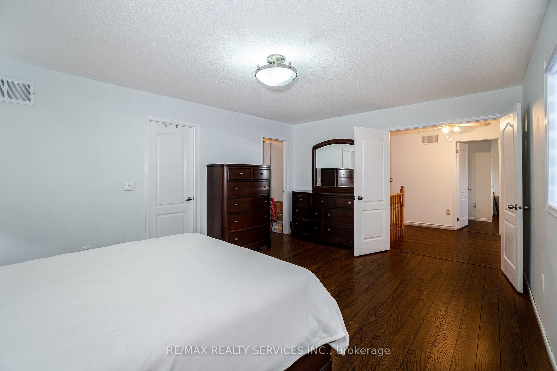6 Courtsfield Cres