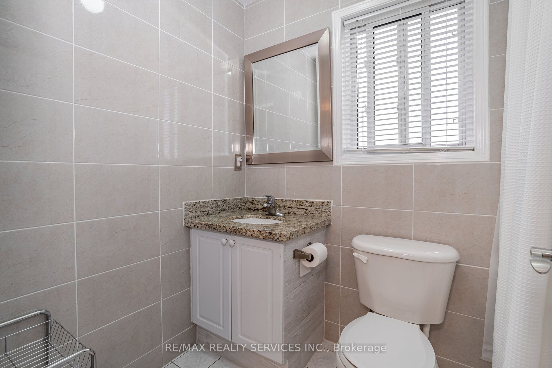 6 Courtsfield Cres