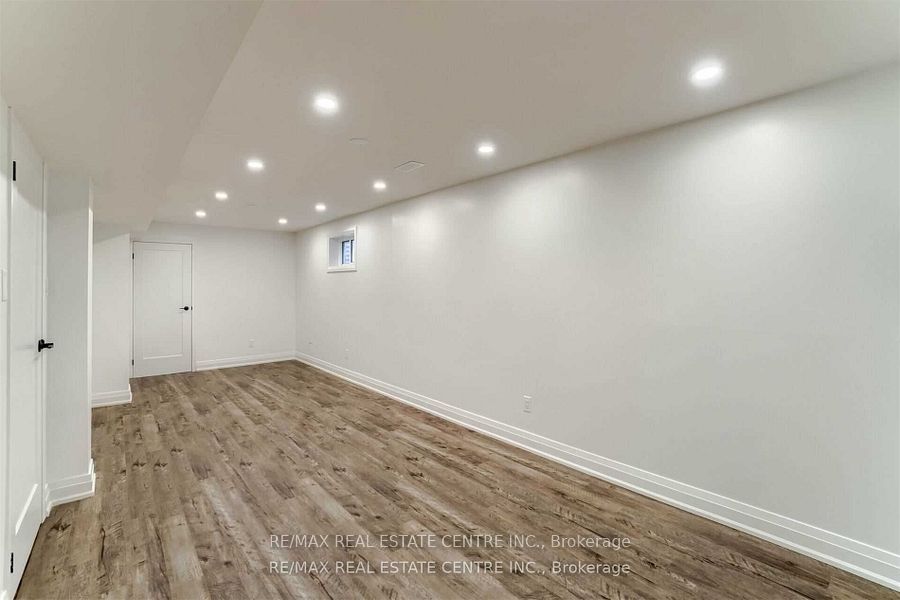 550 Meadows Blvd