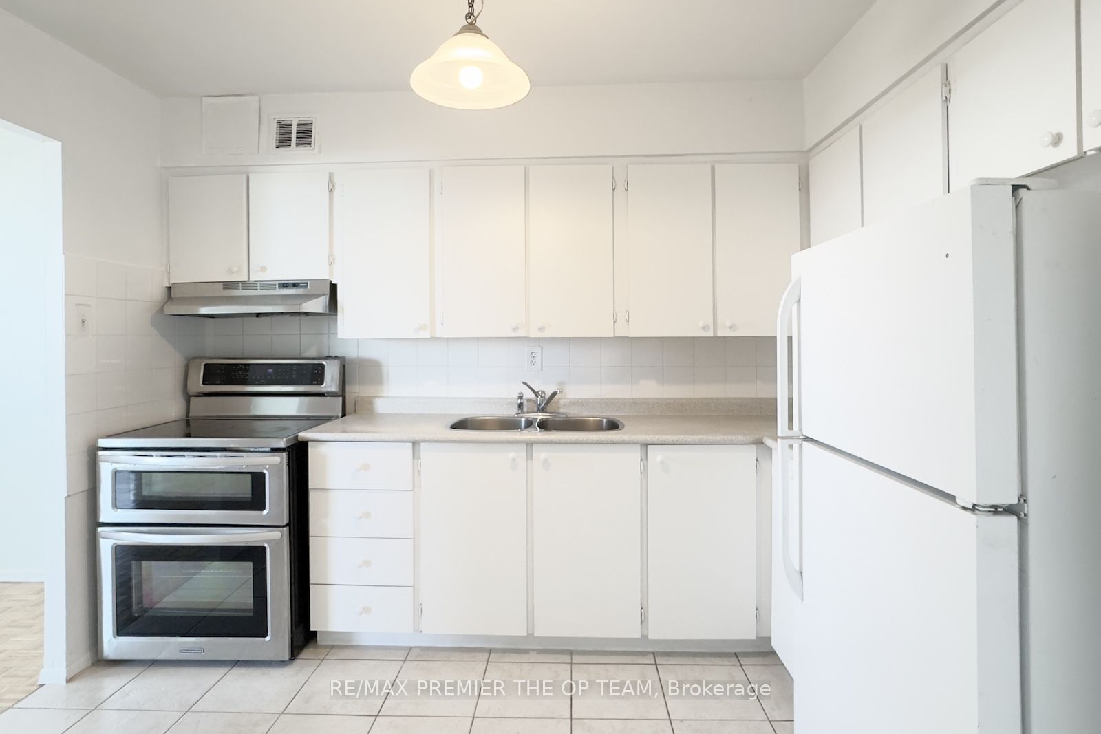 3533 Derry Rd E, #607