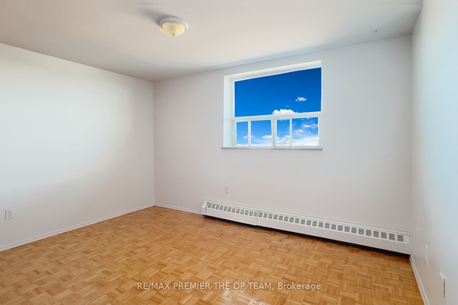 3533 Derry Rd E, #607