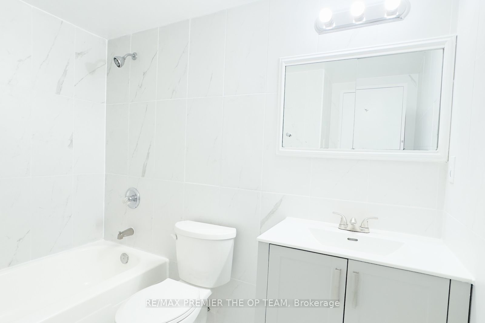 3533 Derry Rd E, #607
