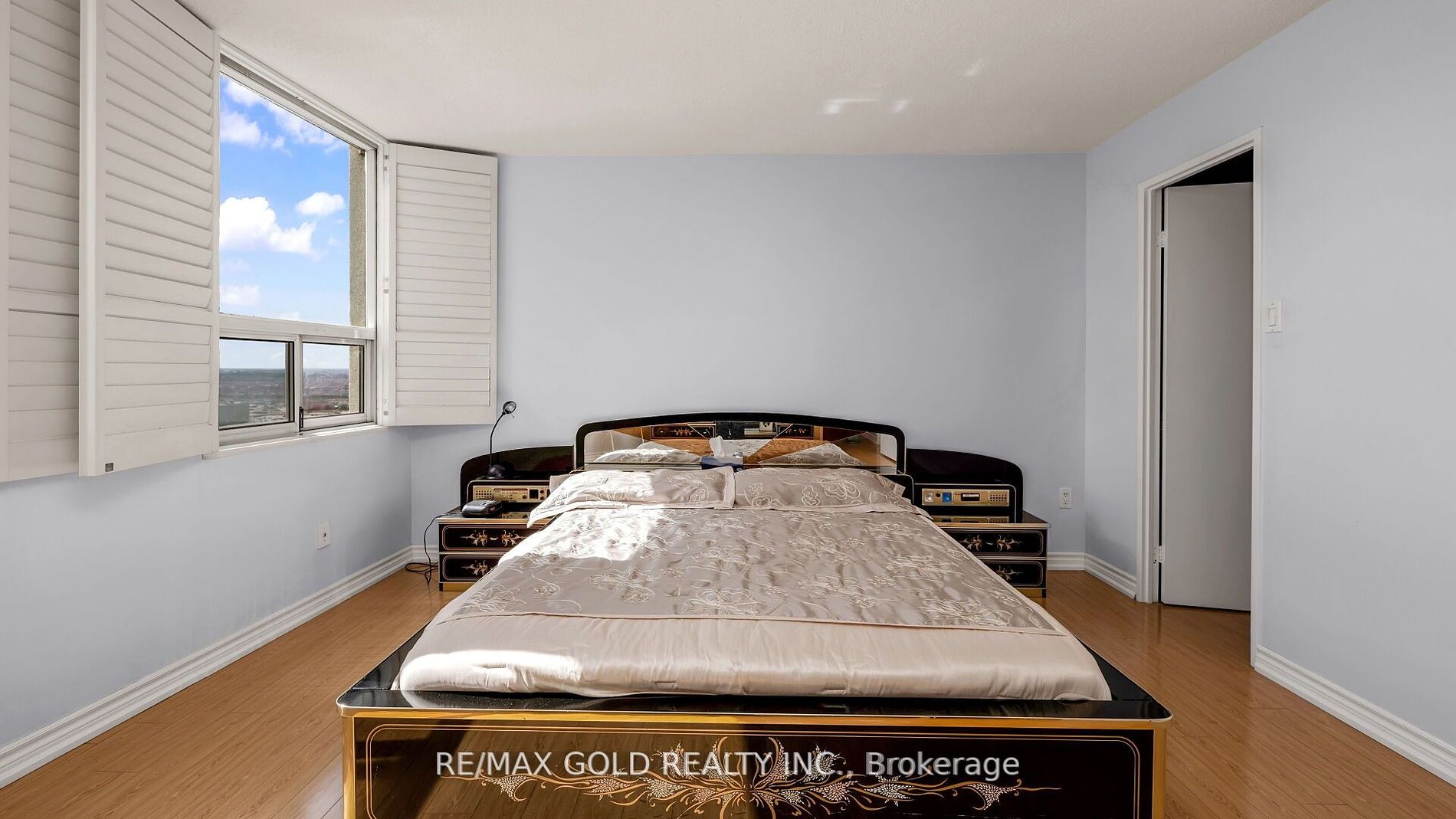 3650 Kaneff Cres, #3106