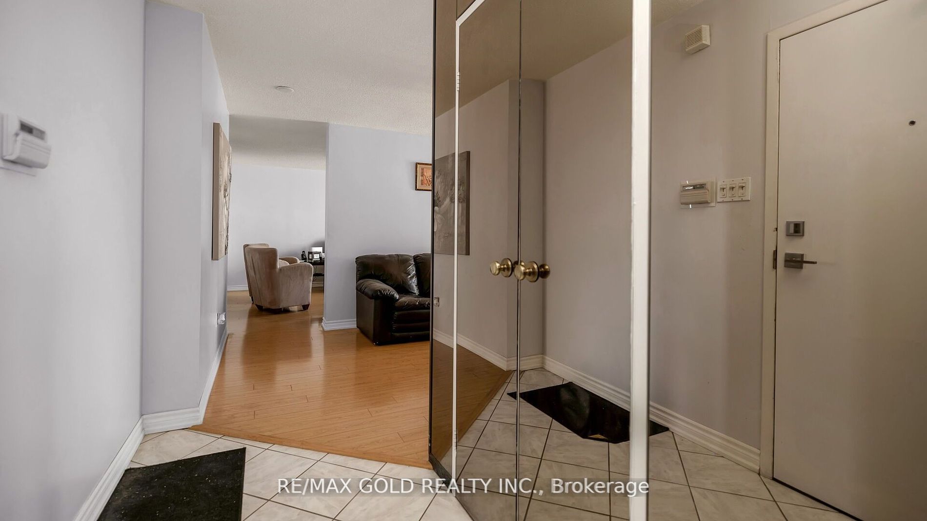 3650 Kaneff Cres, #3106
