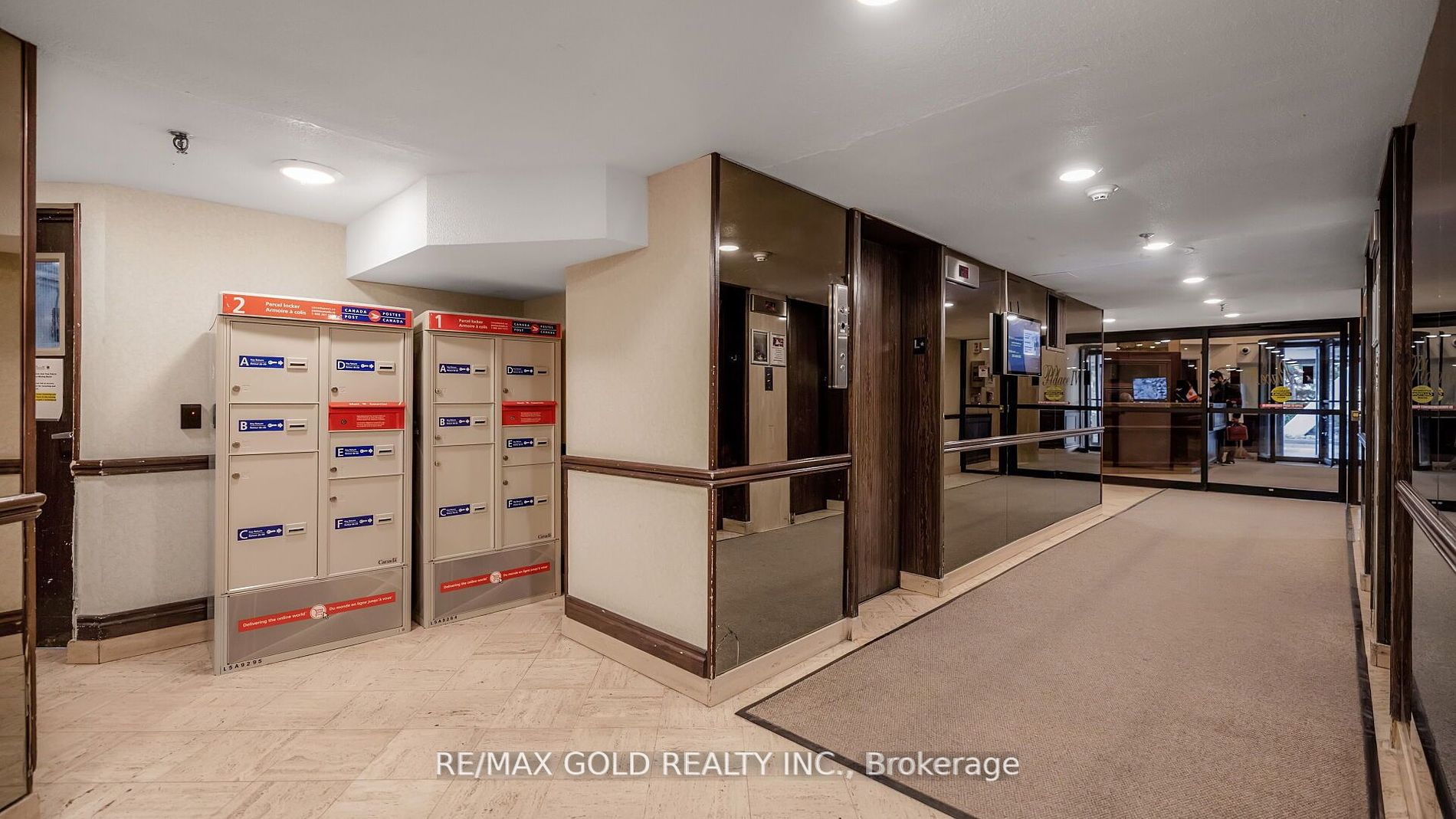 3650 Kaneff Cres, #3106