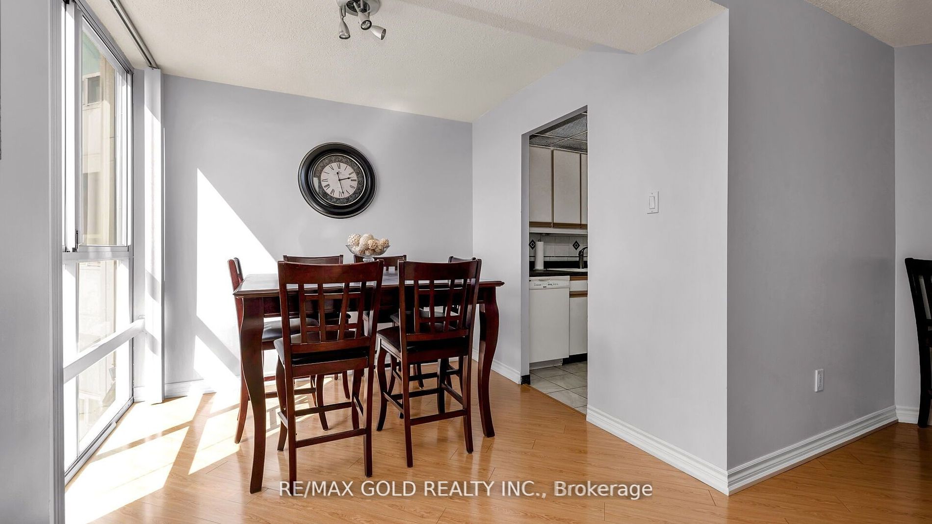 3650 Kaneff Cres, #3106