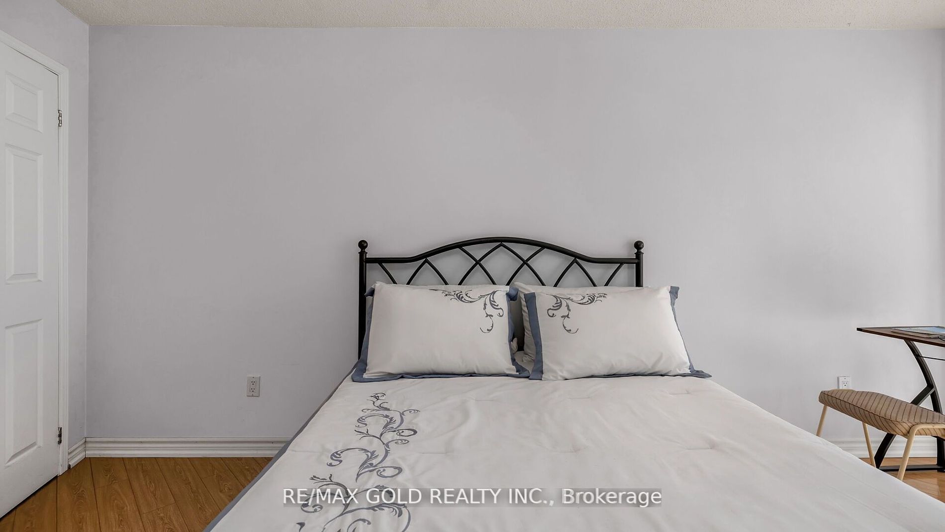 3650 Kaneff Cres, #3106