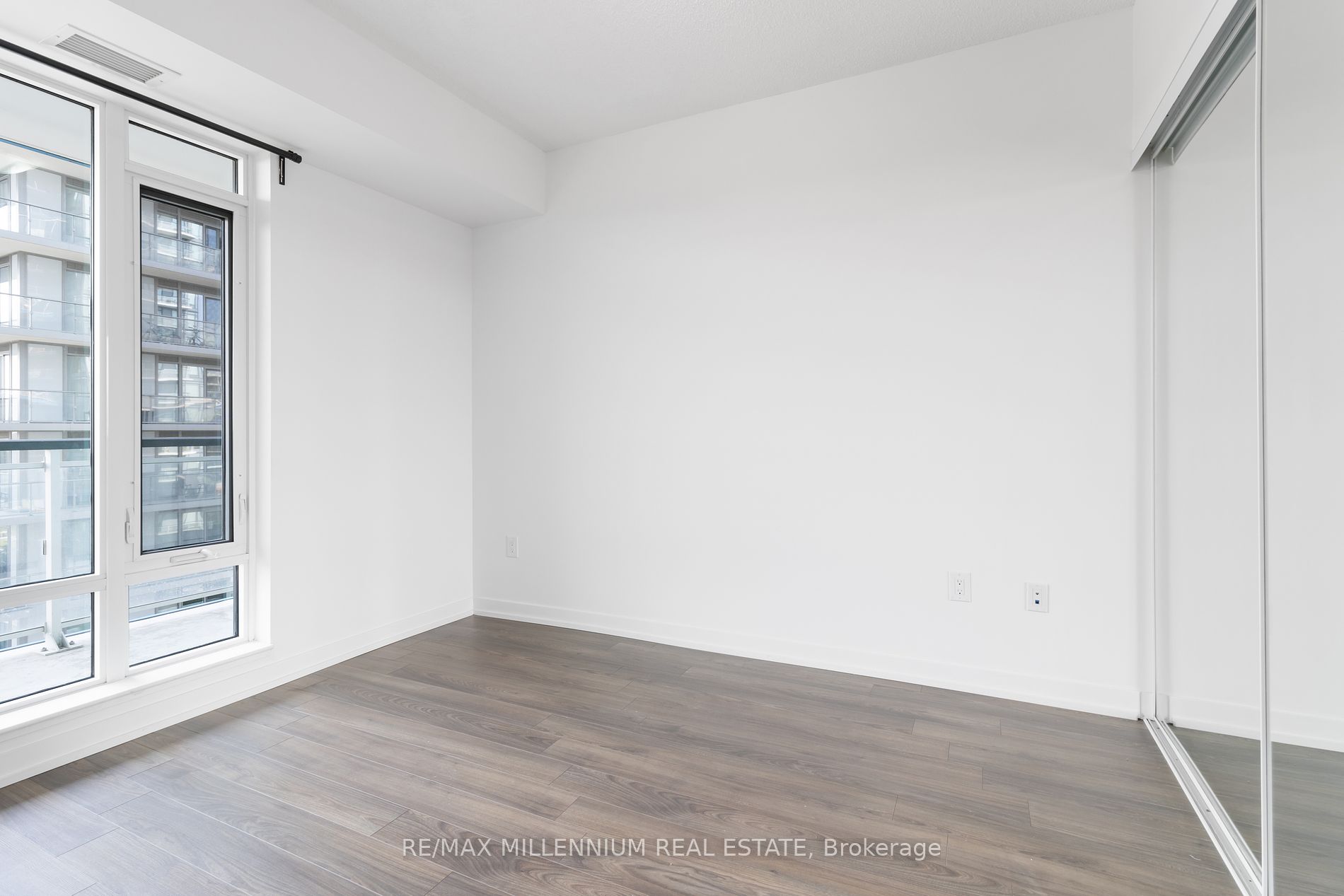 2560 Eglinton Ave W, #609