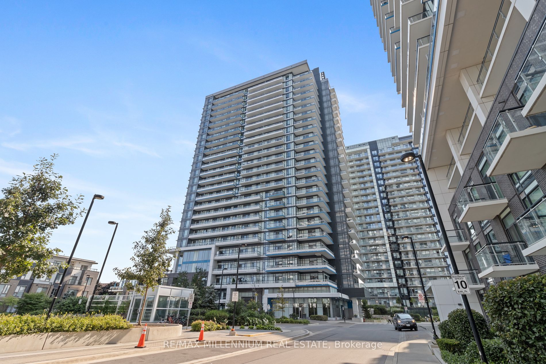 2560 Eglinton Ave W, #609