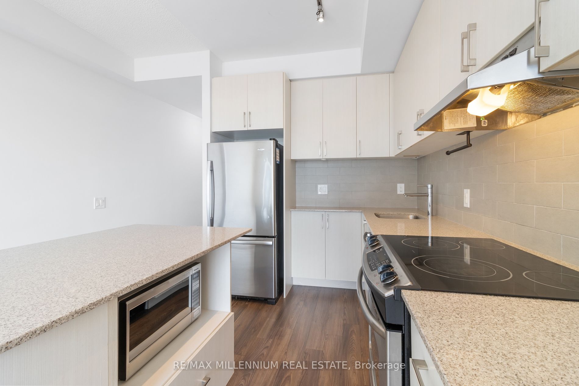 2560 Eglinton Ave W, #609