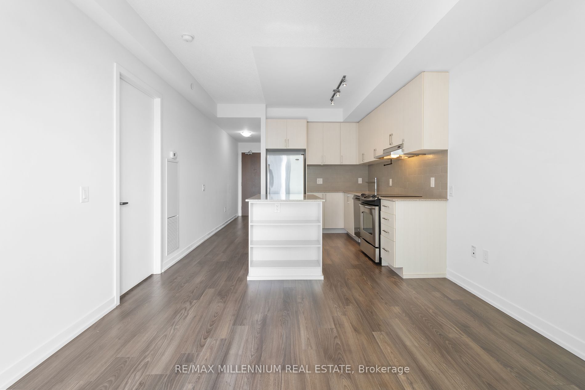 2560 Eglinton Ave W, #609