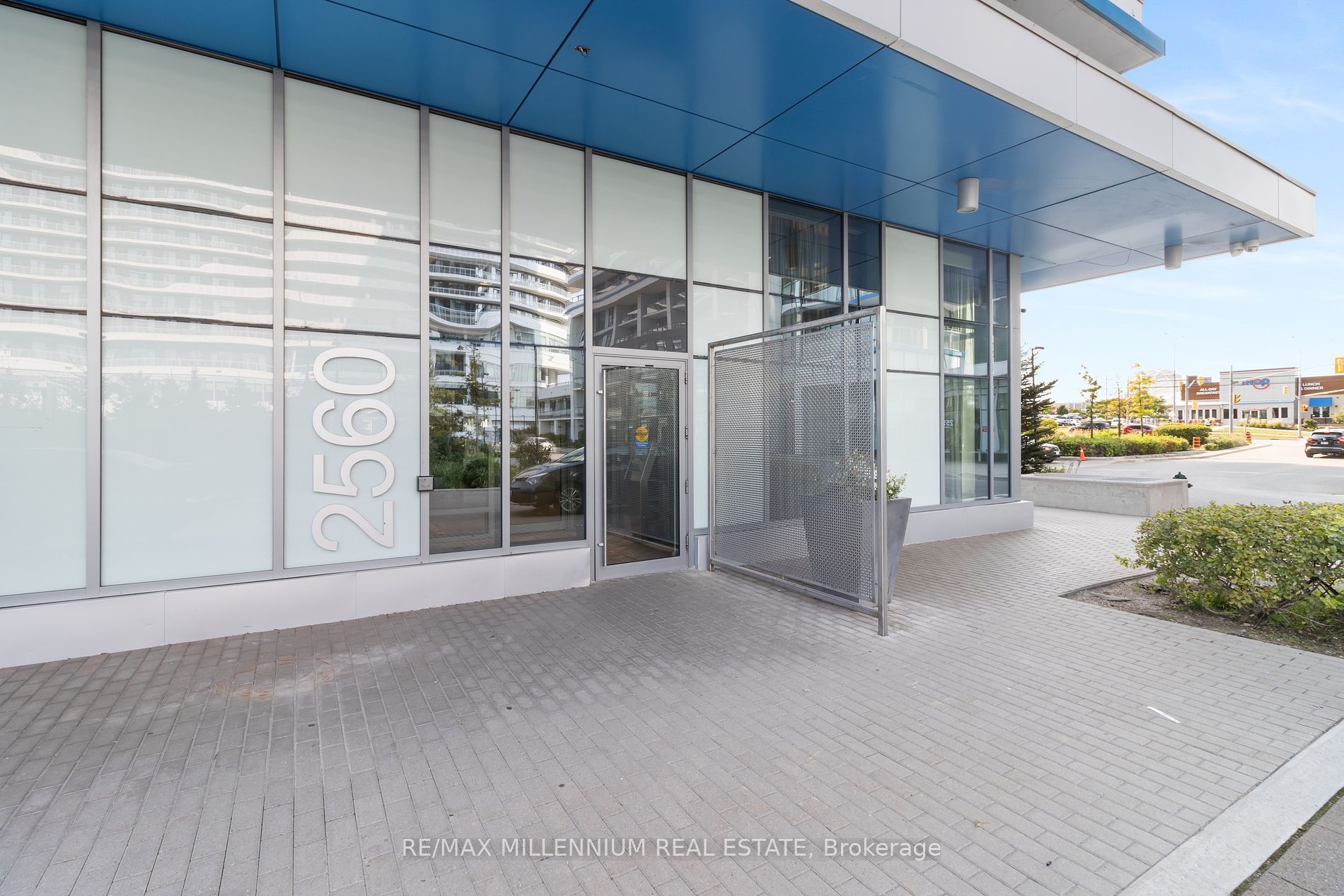 2560 Eglinton Ave W, #609