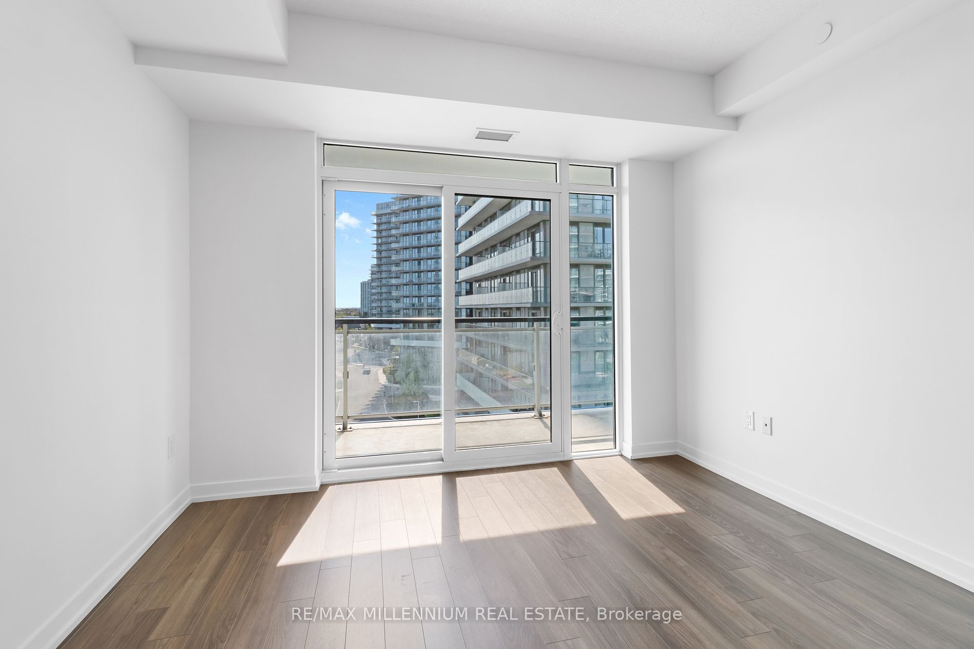 2560 Eglinton Ave W, #609