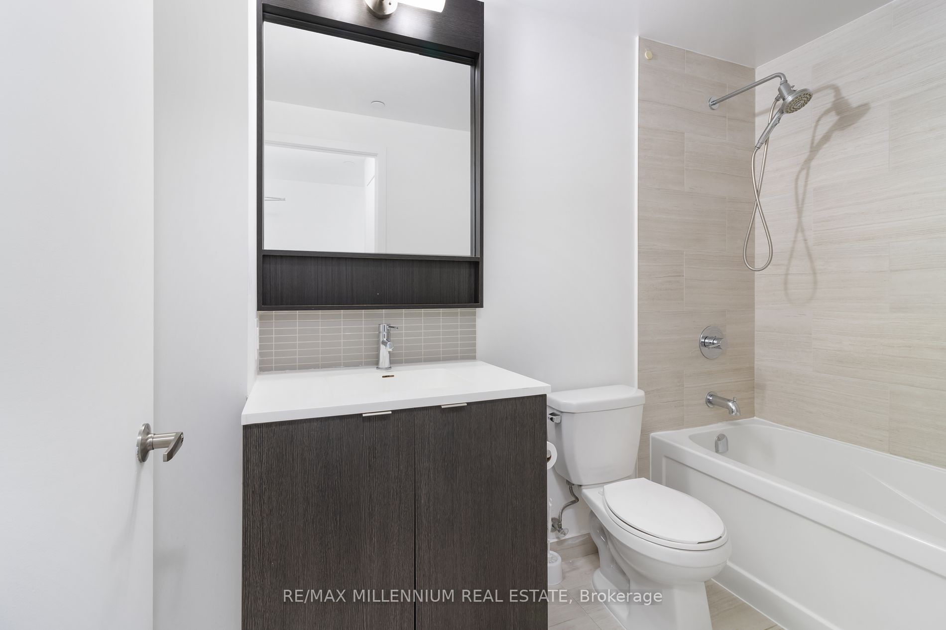 2560 Eglinton Ave W, #609