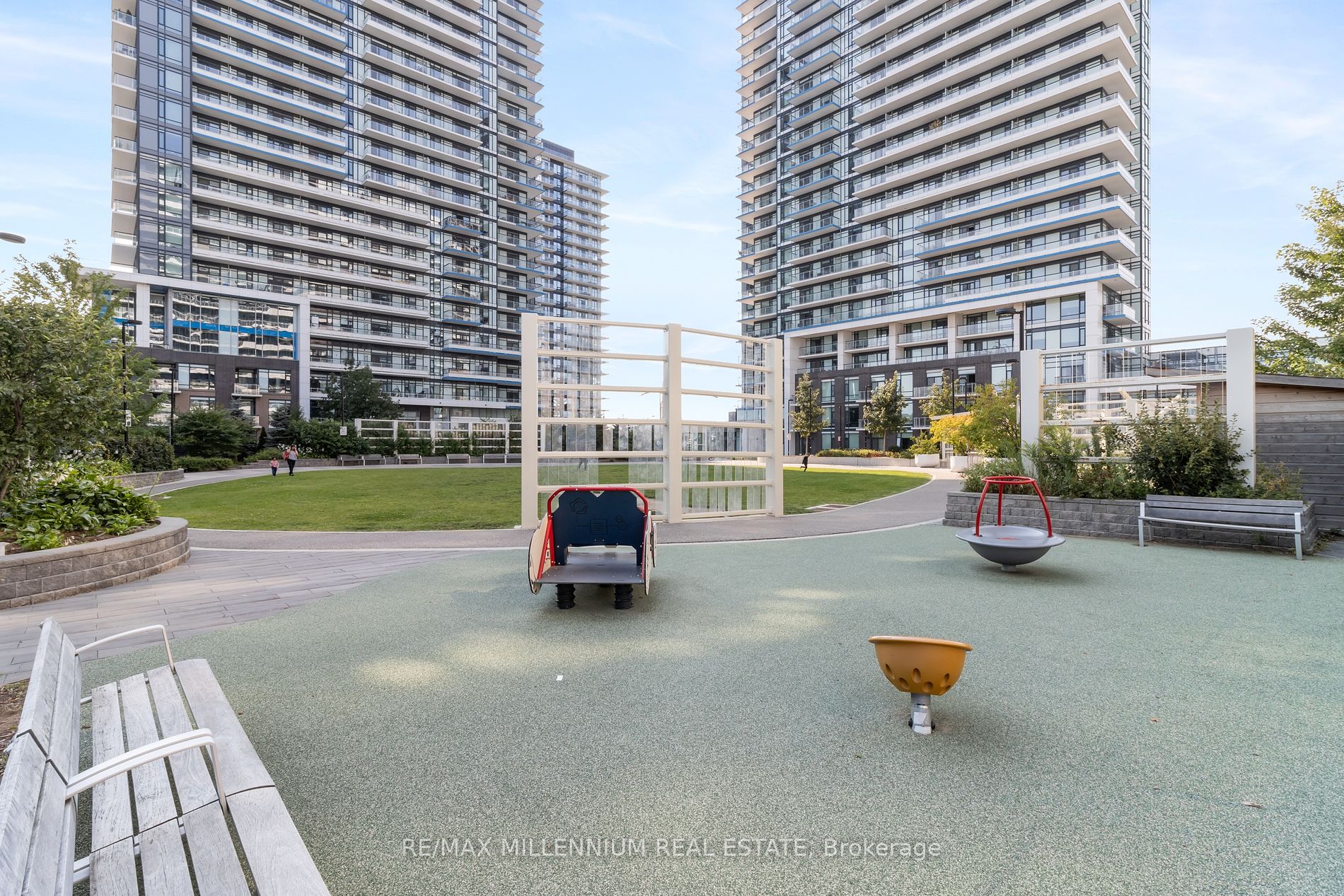 2560 Eglinton Ave W, #609