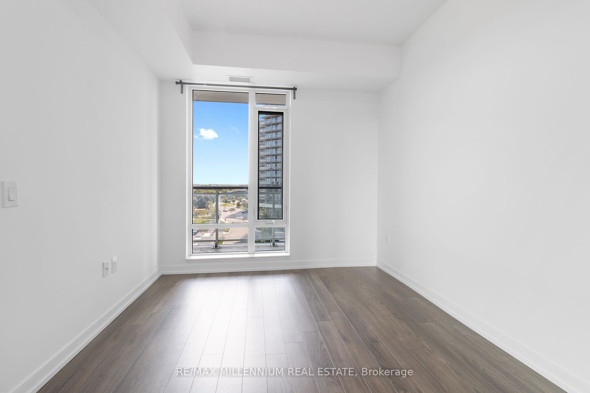 2560 Eglinton Ave W, #609
