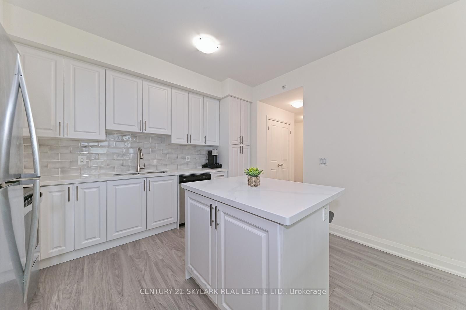 65 Yorkland Blvd, #304