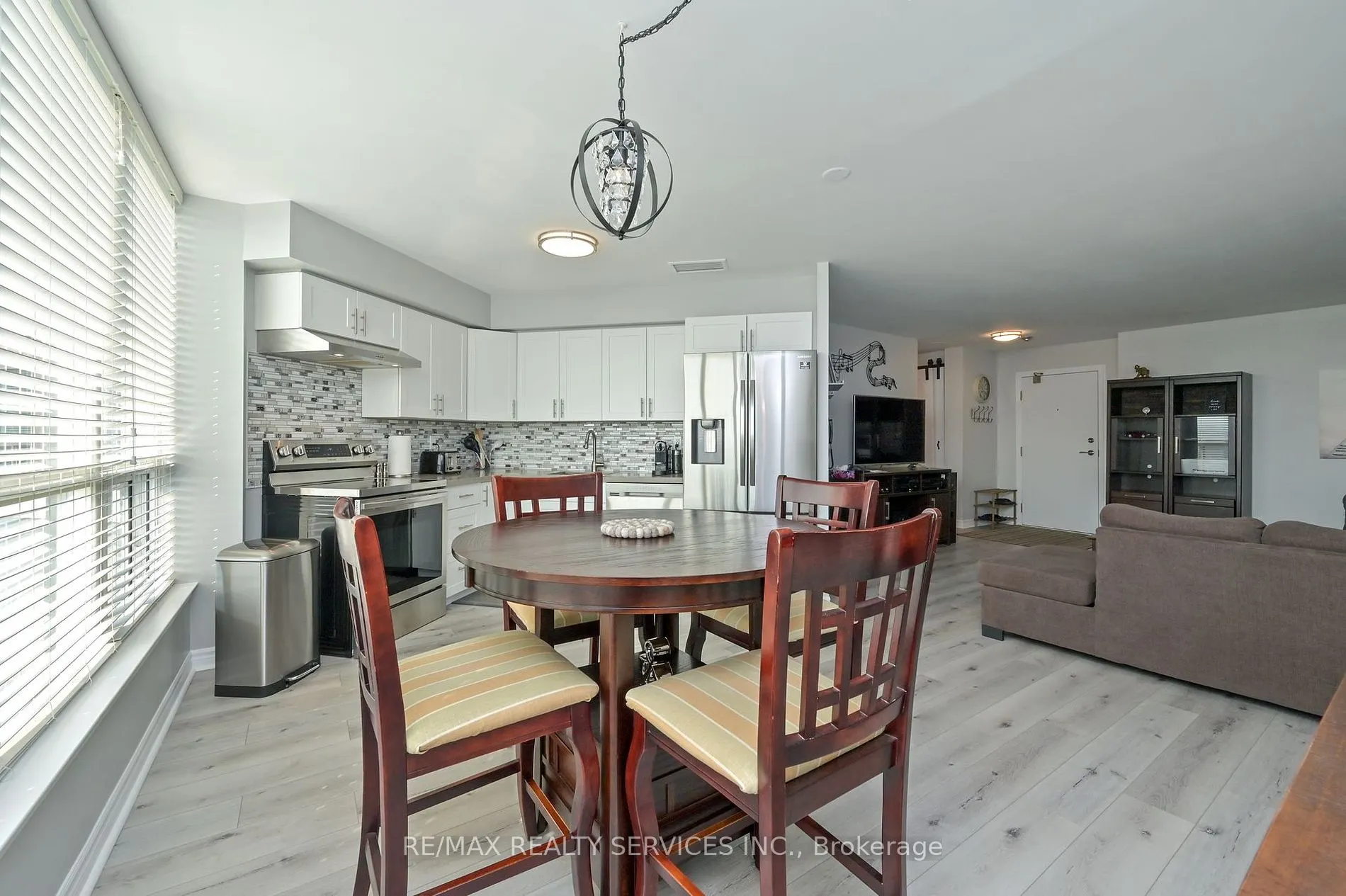 10 Laurelcrest St, ##1210