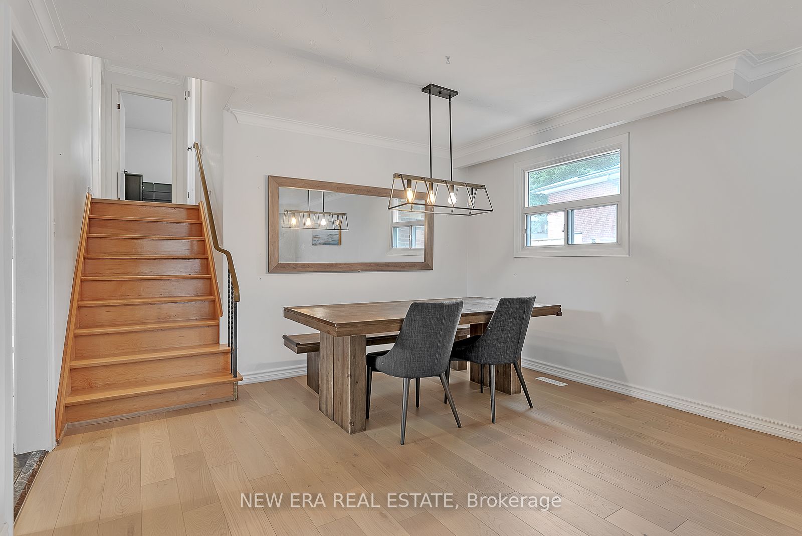 18 West Wareside Rd
