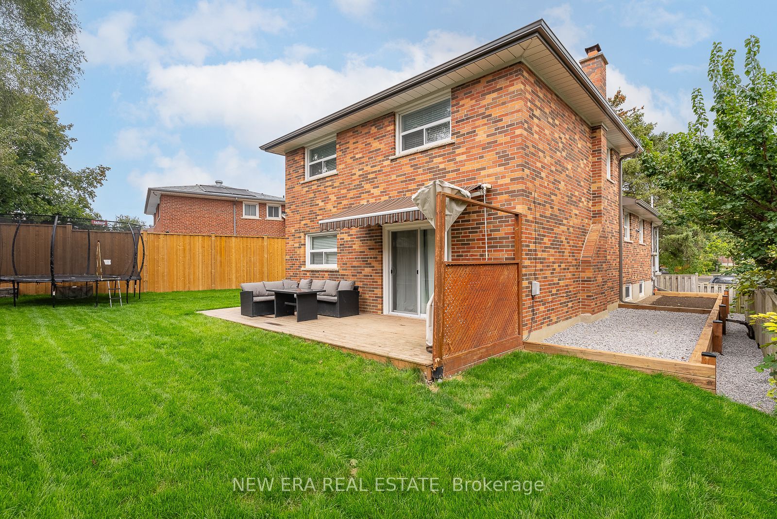 18 West Wareside Rd