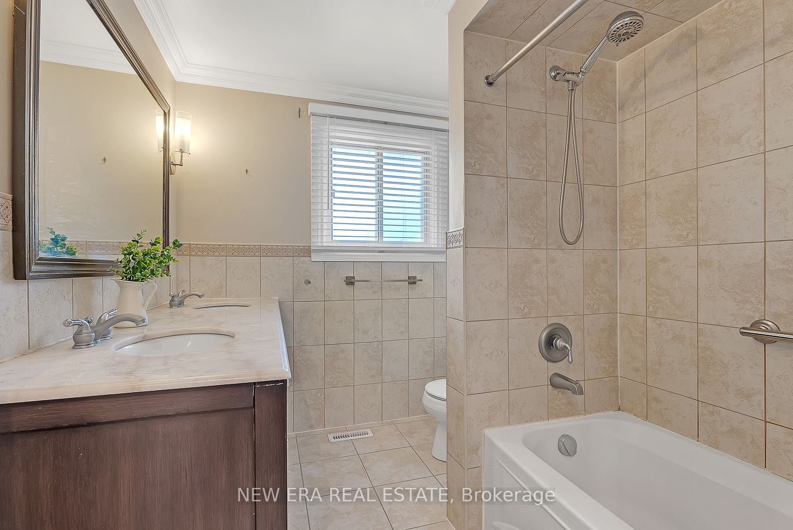 18 West Wareside Rd