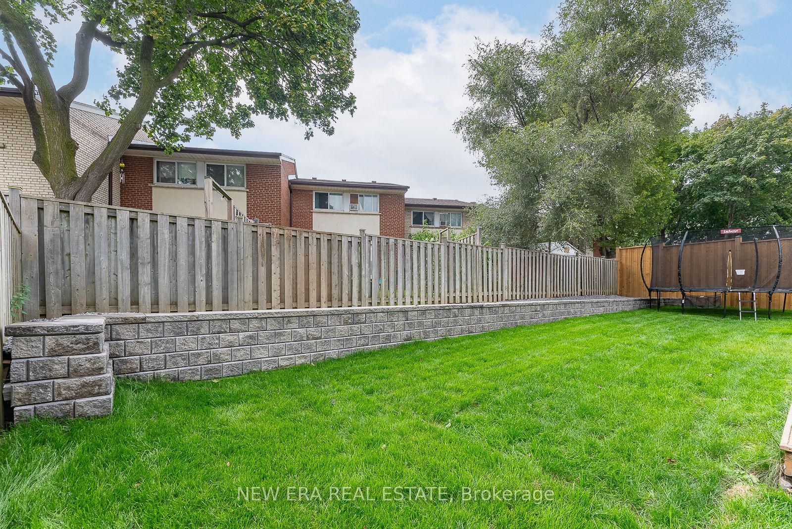 18 West Wareside Rd