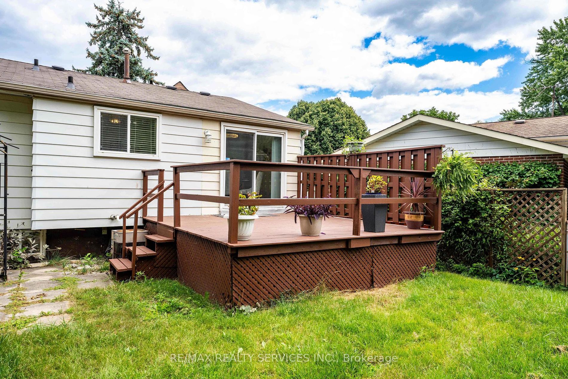 1301 Janina Blvd