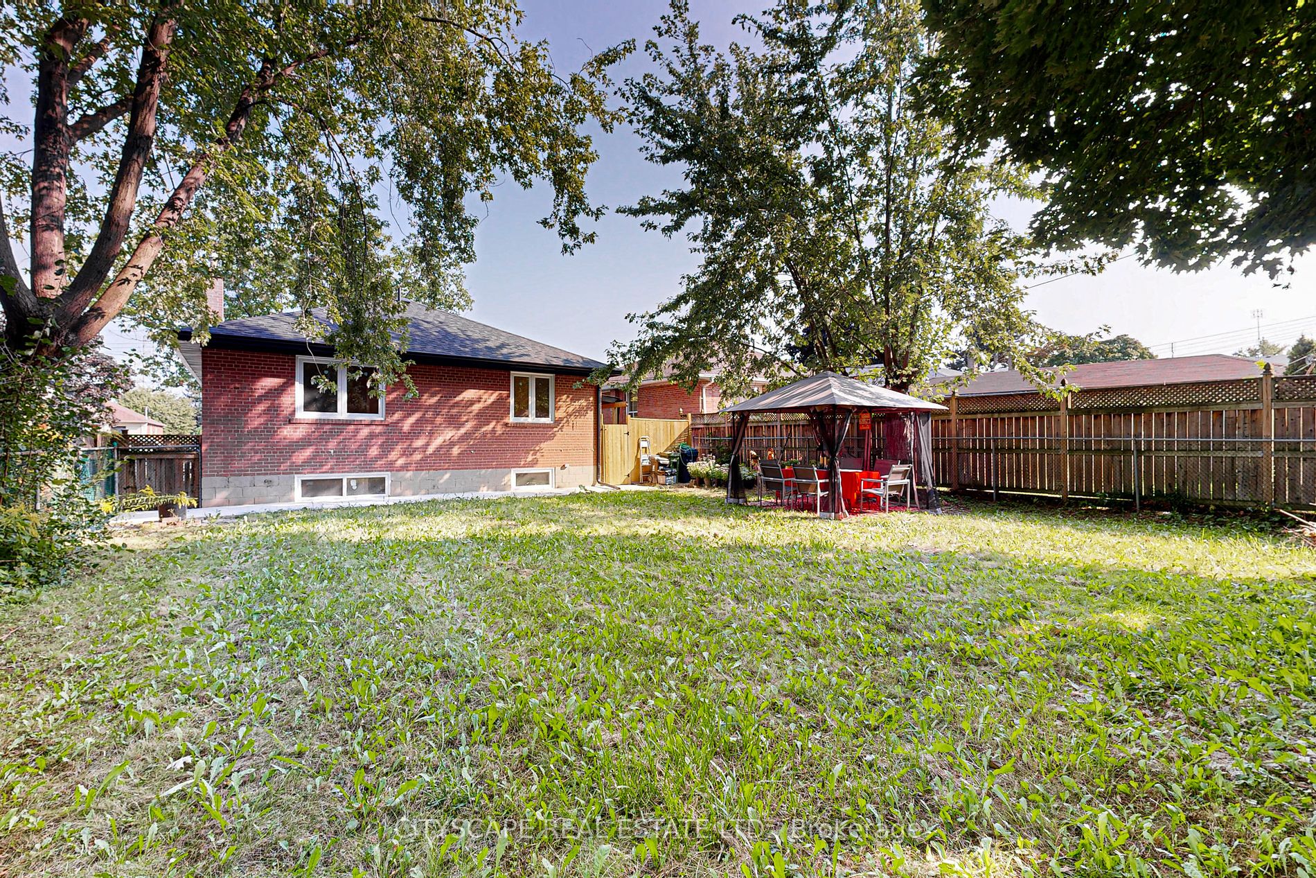 34 Stavely Cres