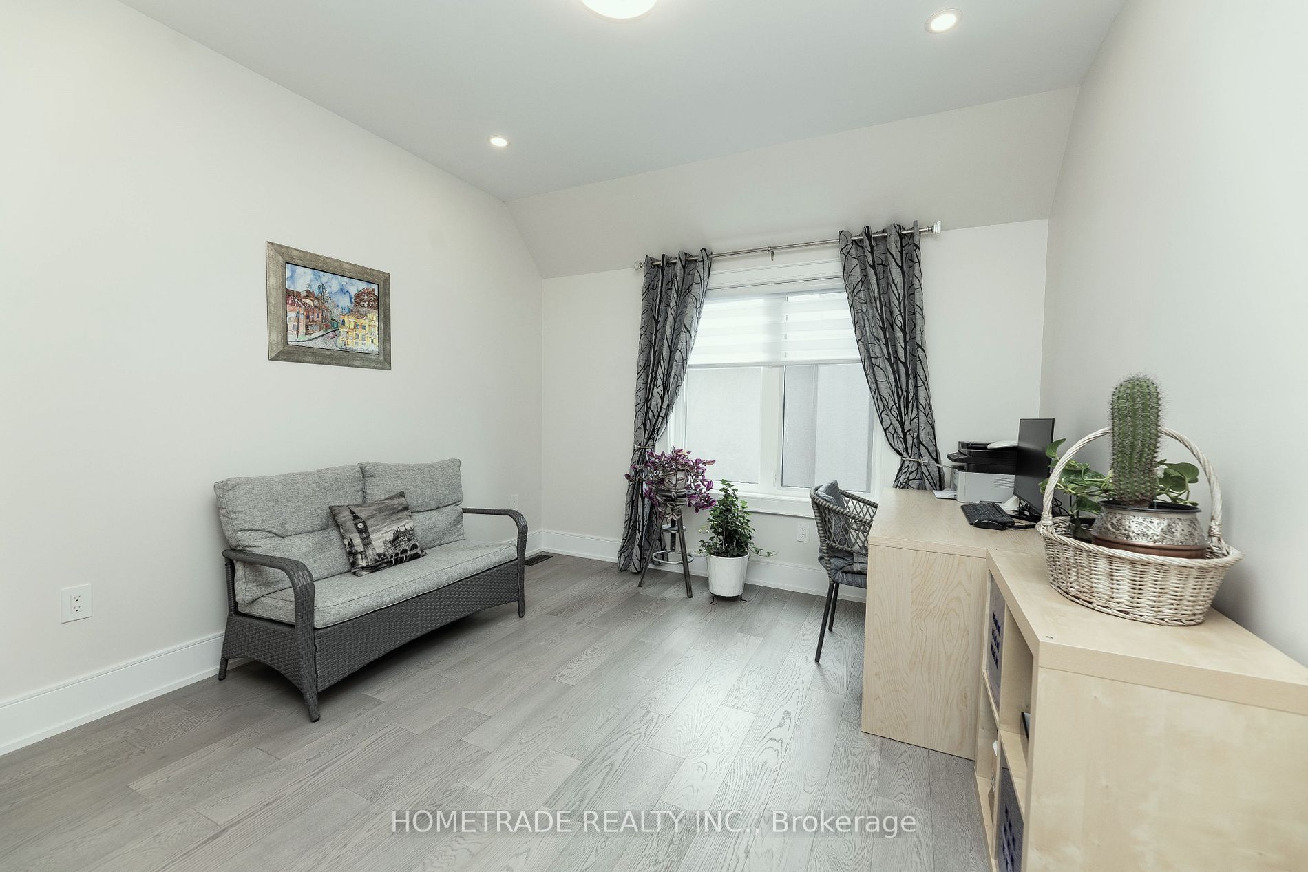 53 Culnan Ave E