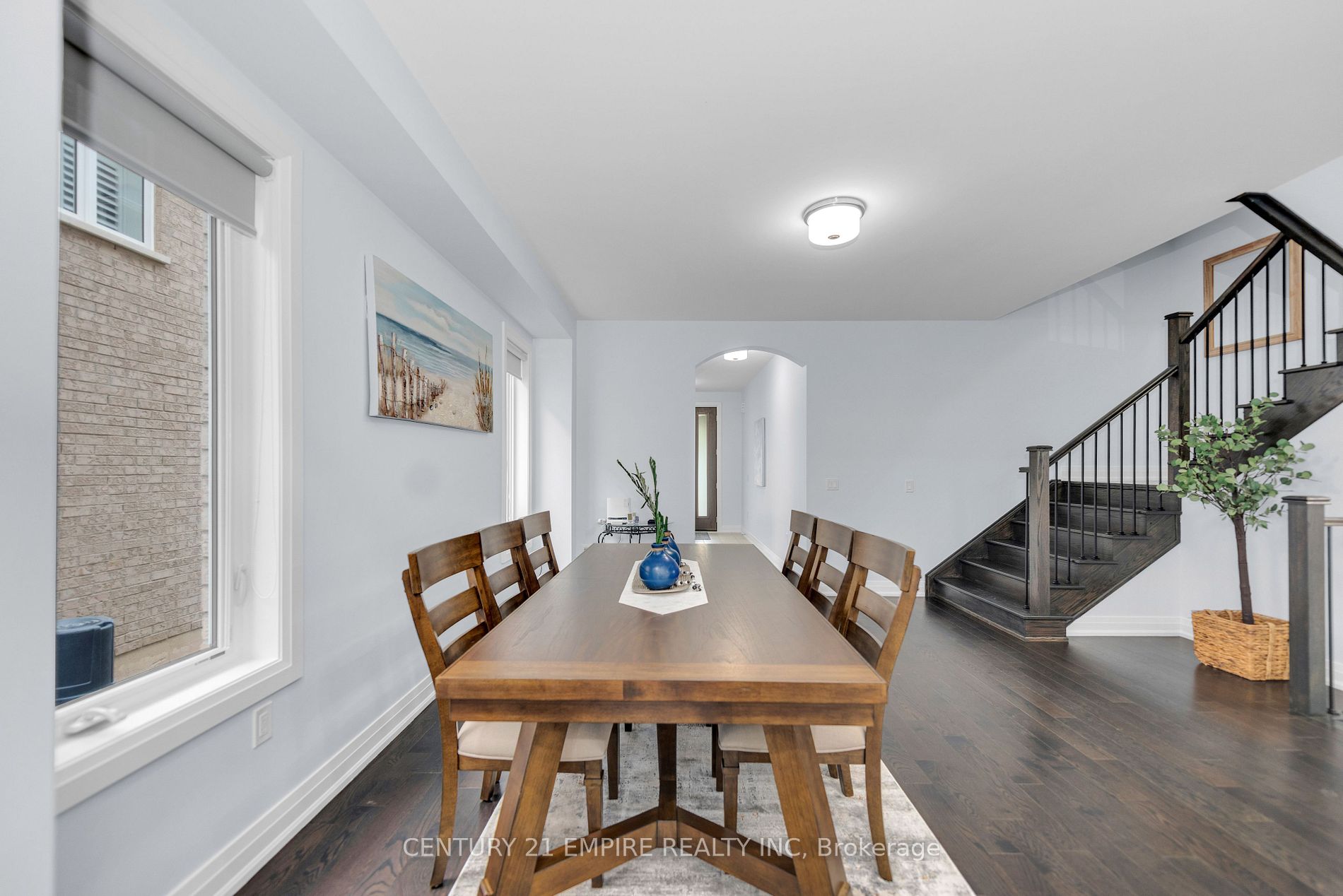 4128 Hillsborough Cres