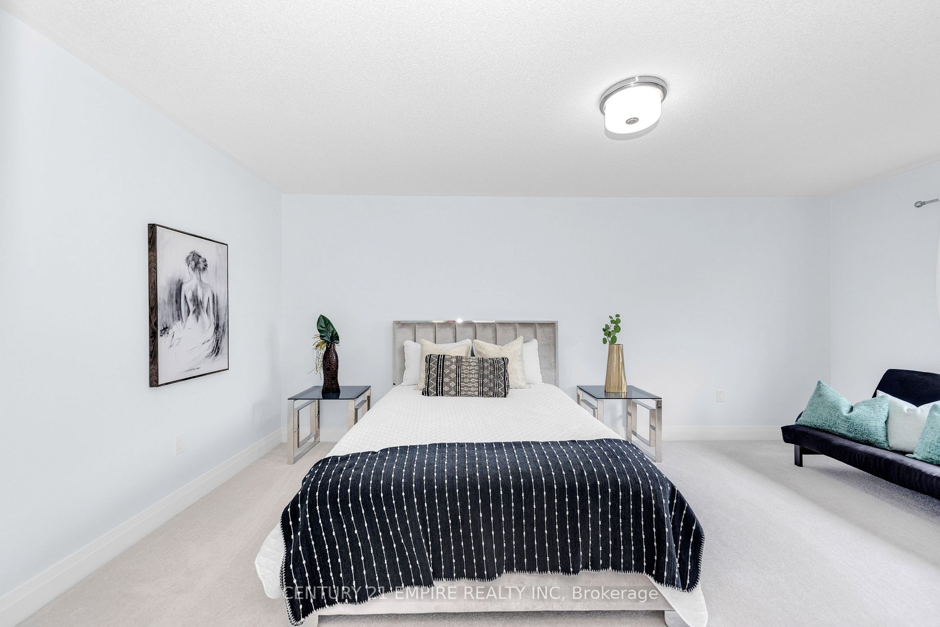4128 Hillsborough Cres
