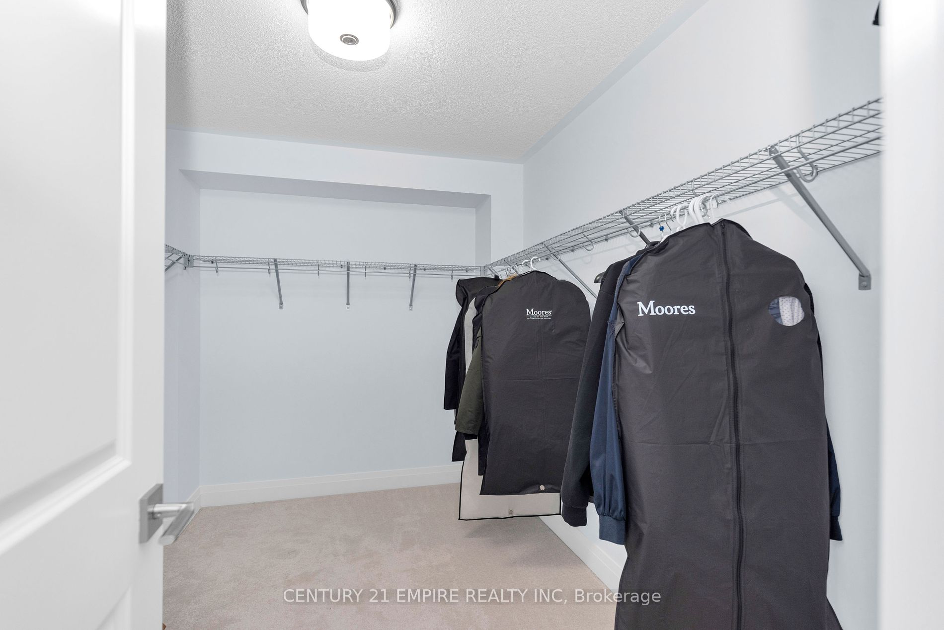 4128 Hillsborough Cres