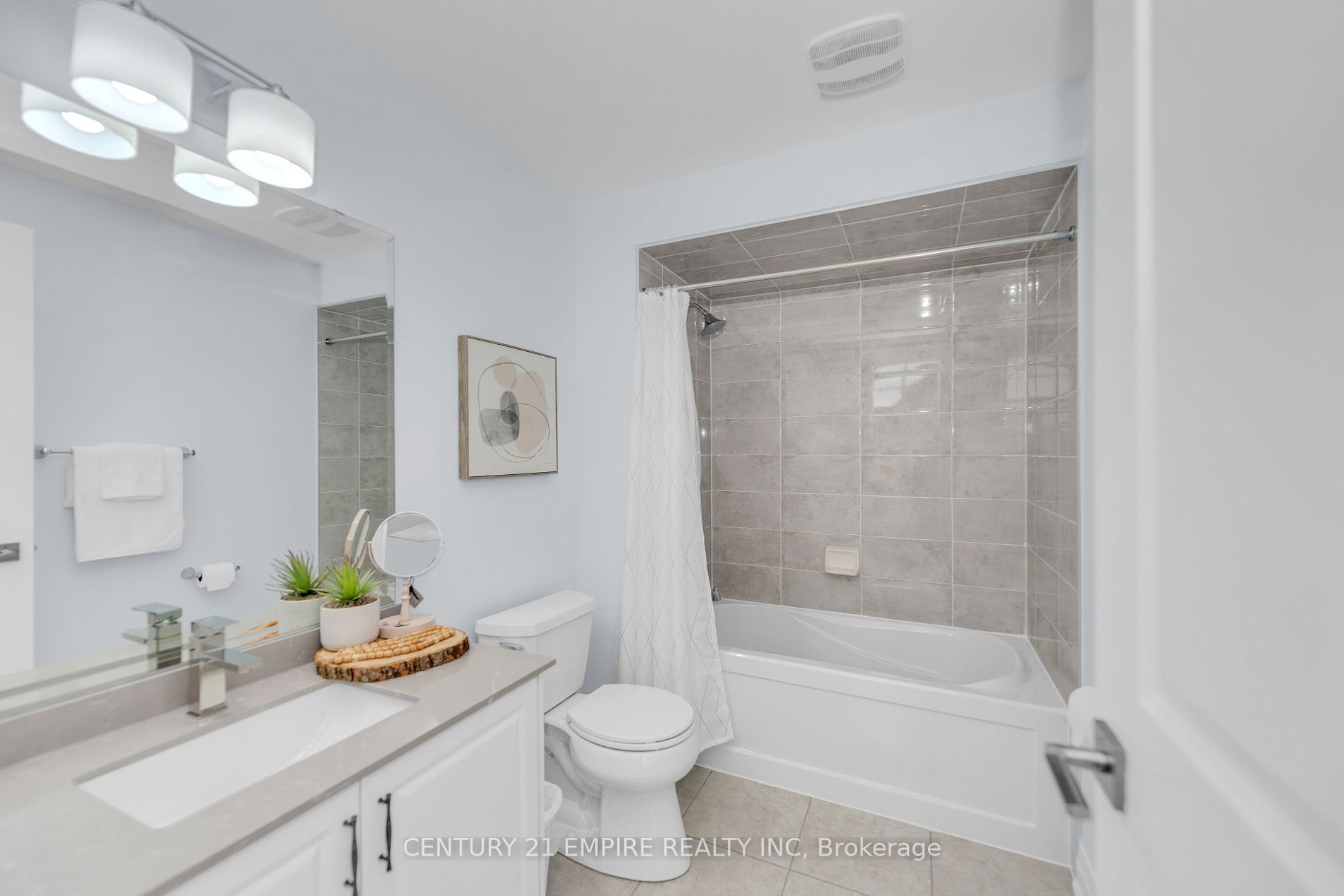 4128 Hillsborough Cres