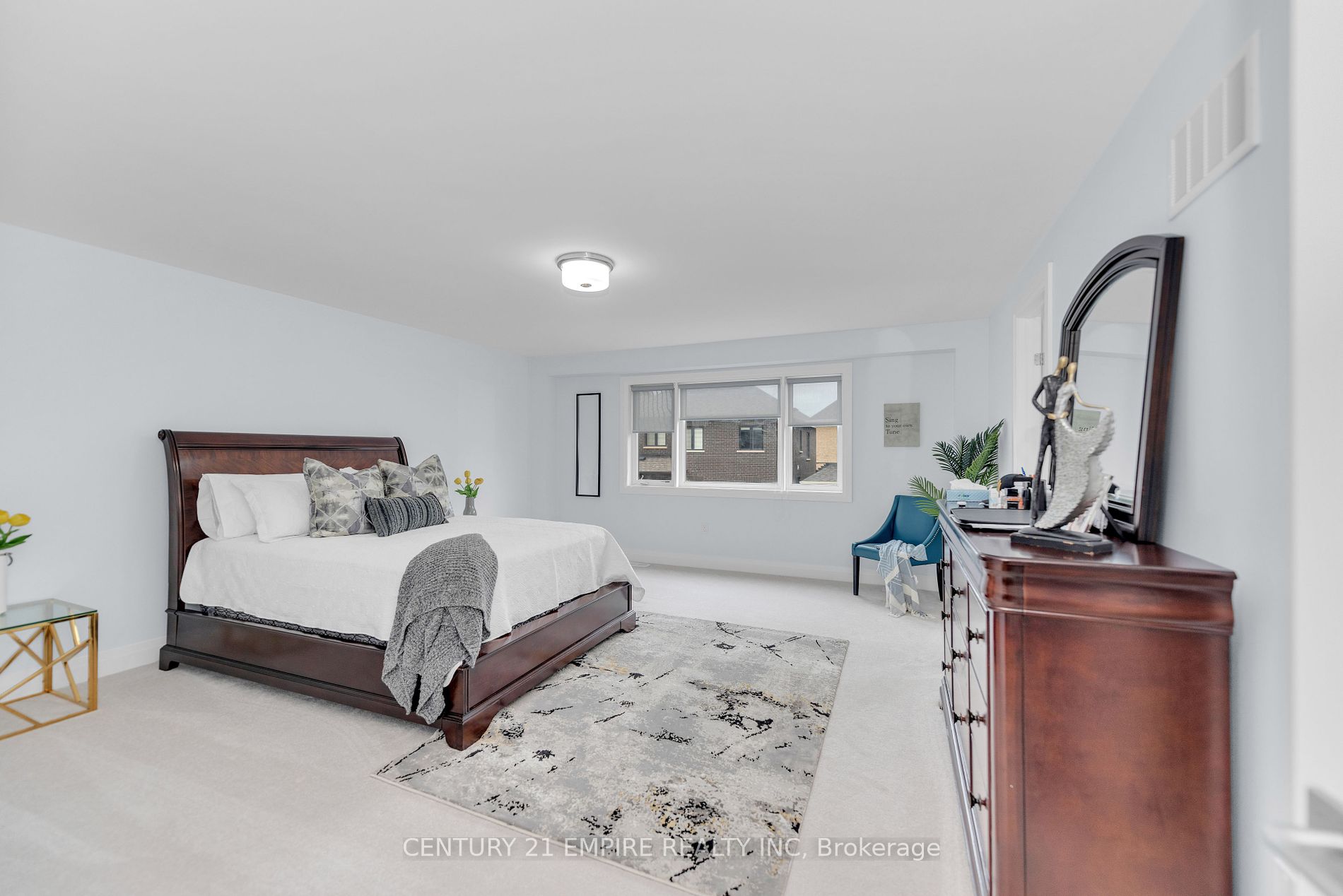 4128 Hillsborough Cres