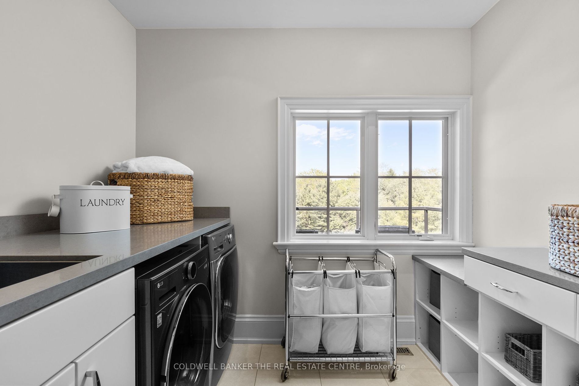 12 Oak Knoll Dr