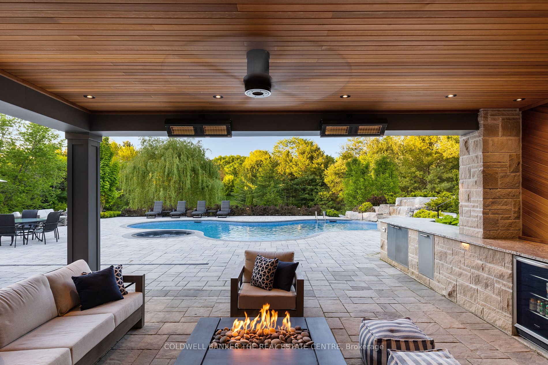 12 Oak Knoll Dr
