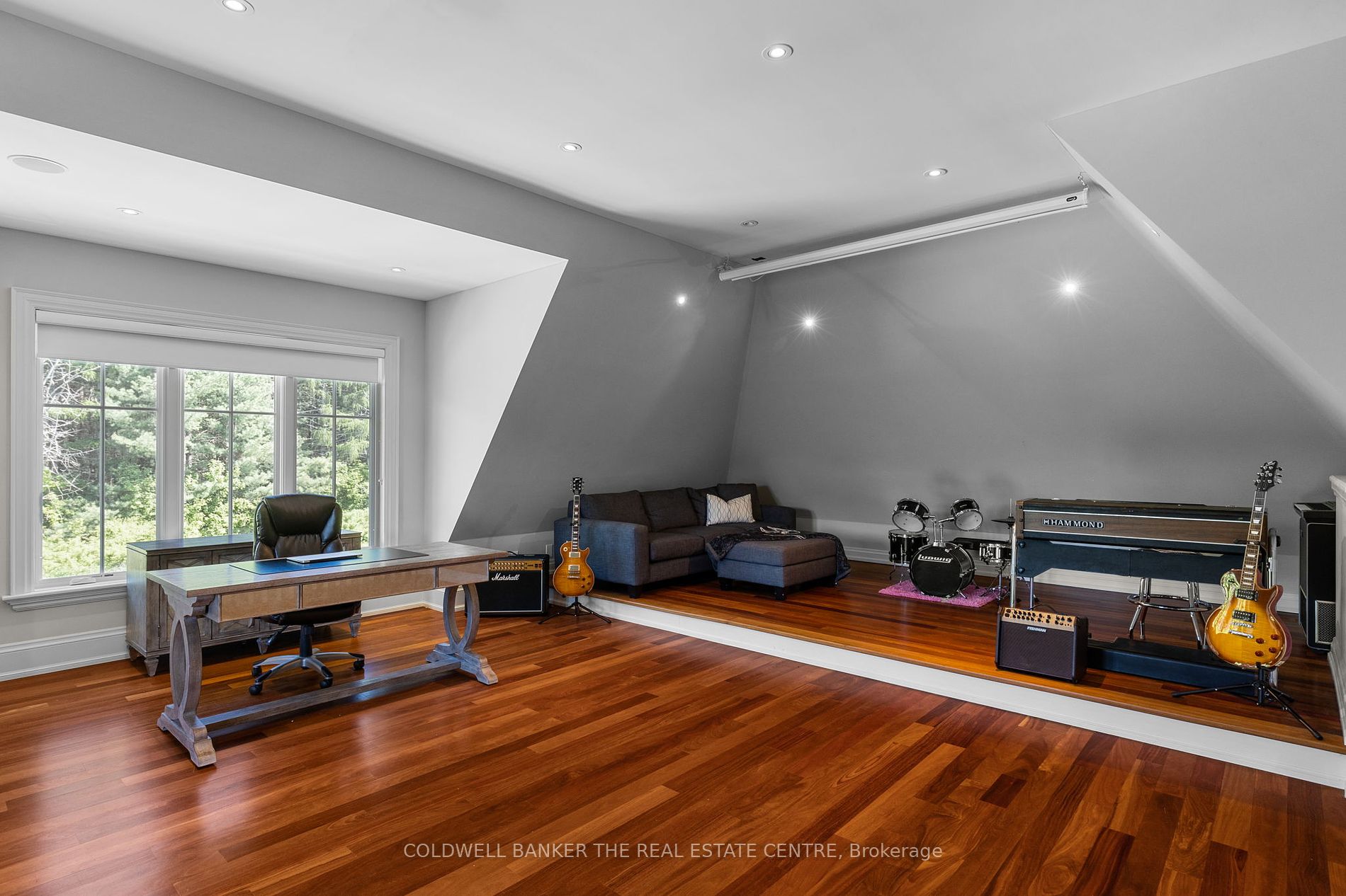 12 Oak Knoll Dr
