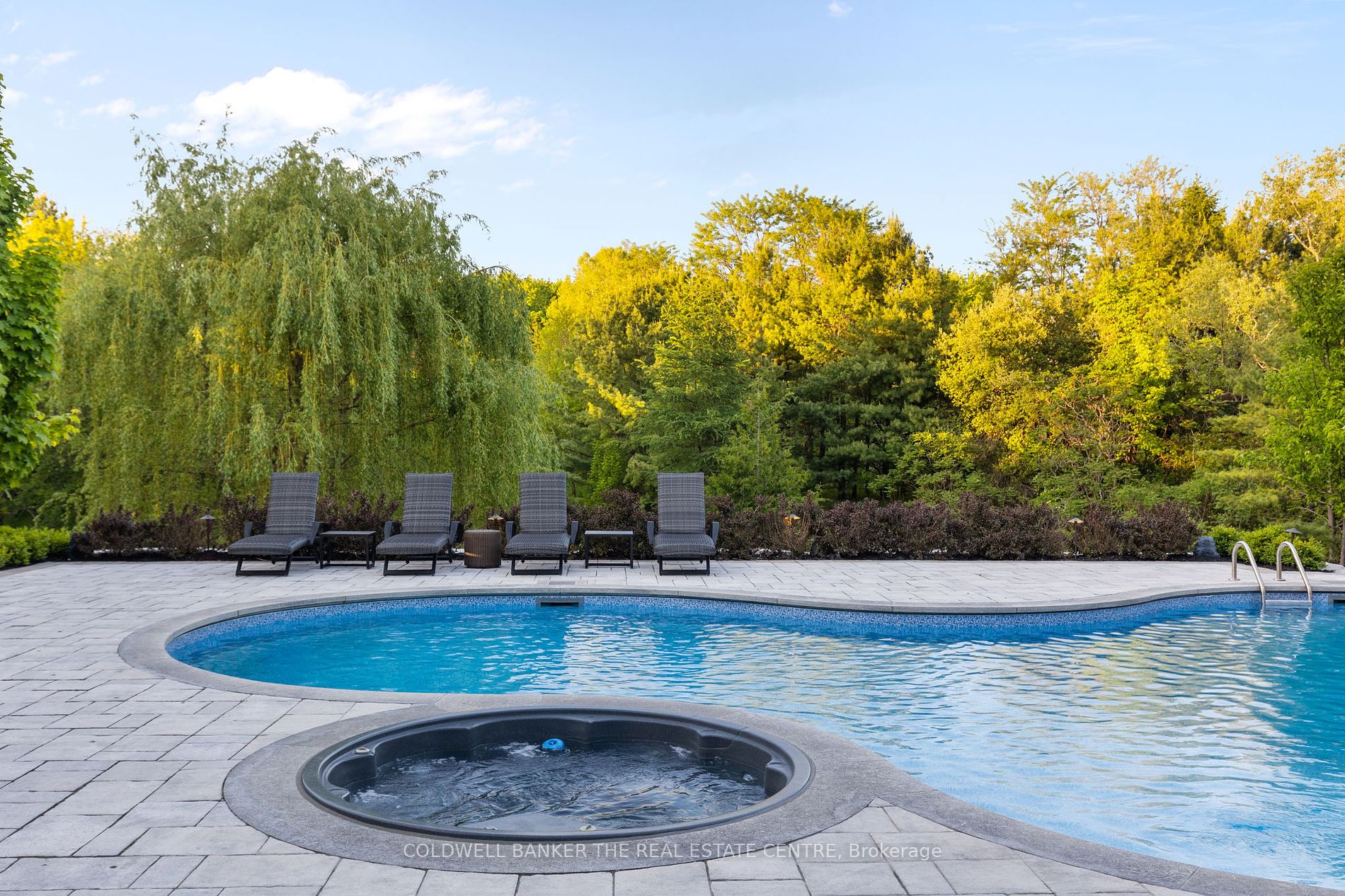 12 Oak Knoll Dr