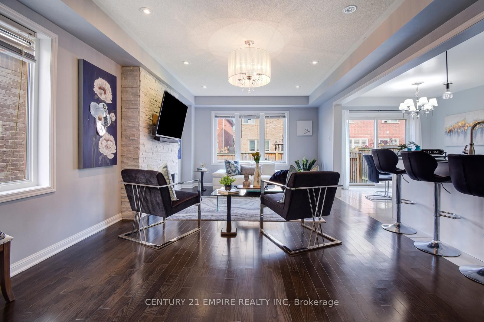 31 Tribune Dr
