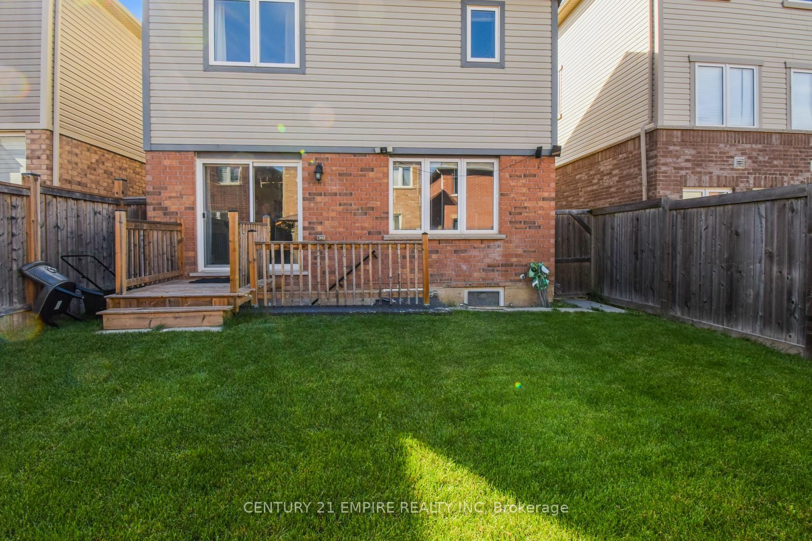 31 Tribune Dr