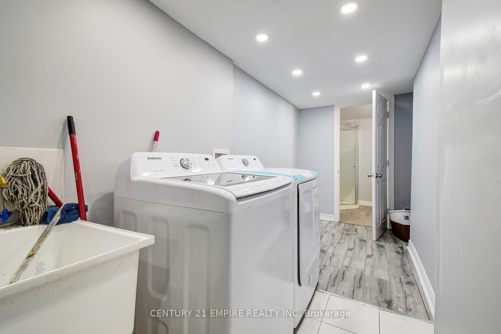31 Tribune Dr