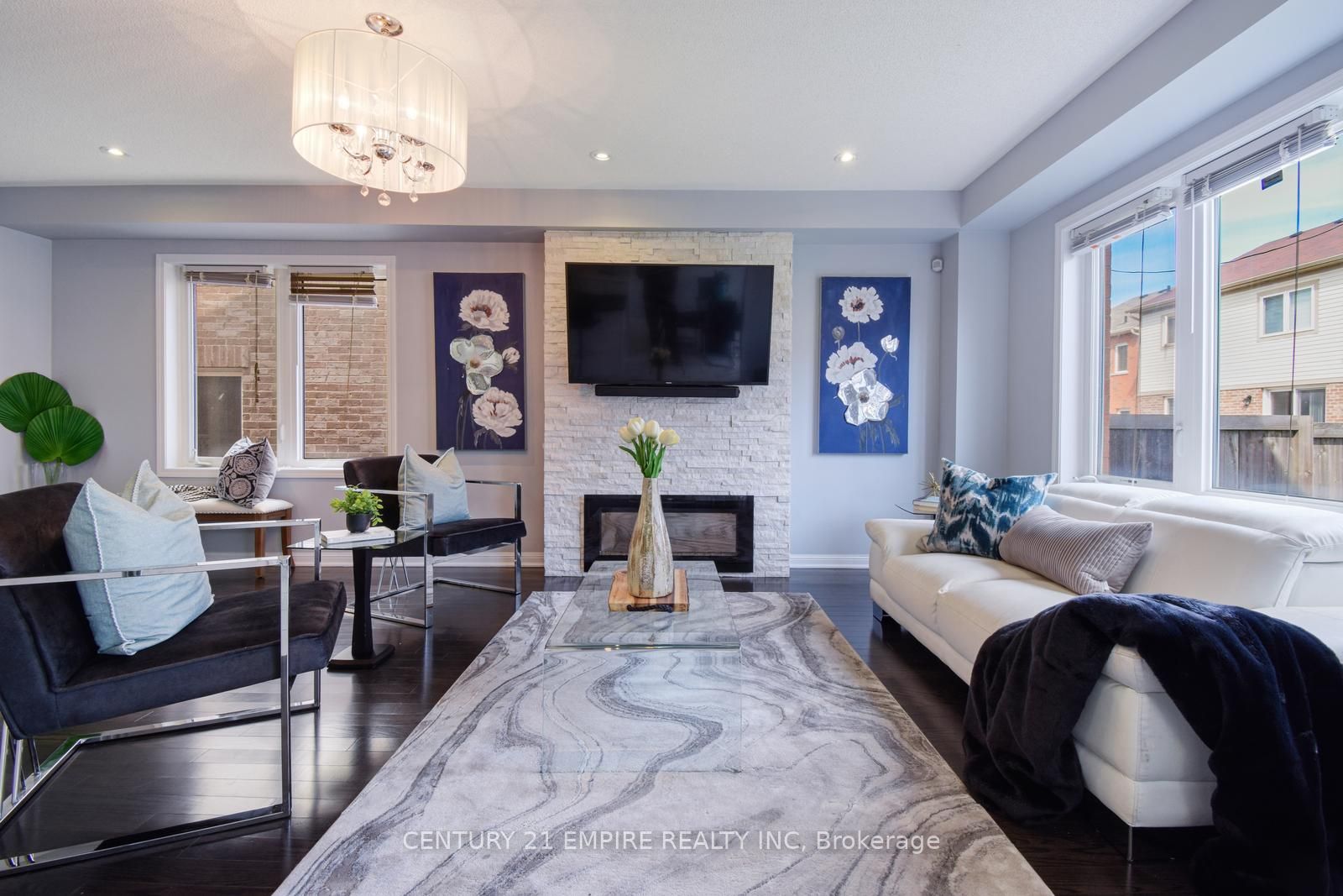 31 Tribune Dr