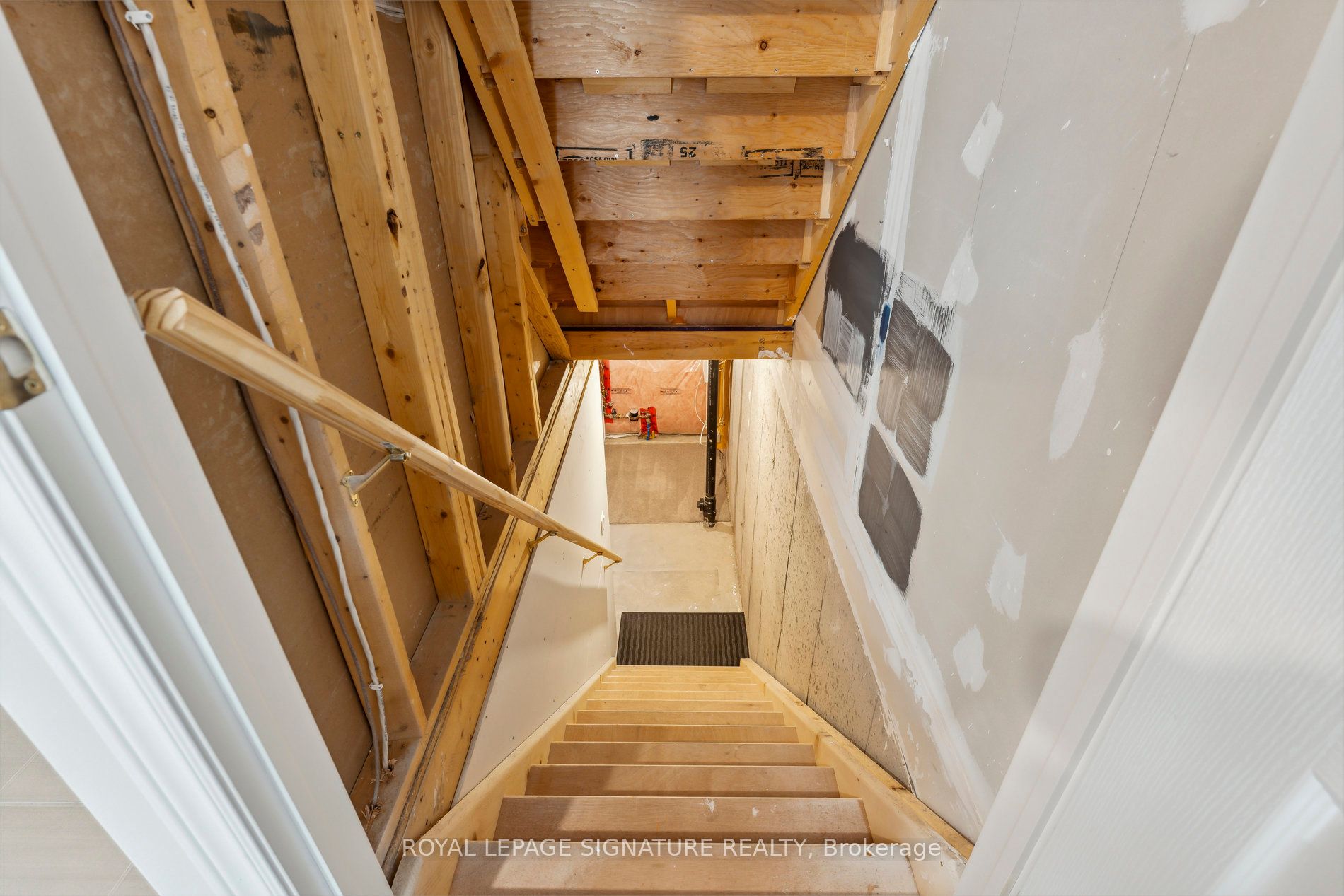 124 Parkinson Cres, #61